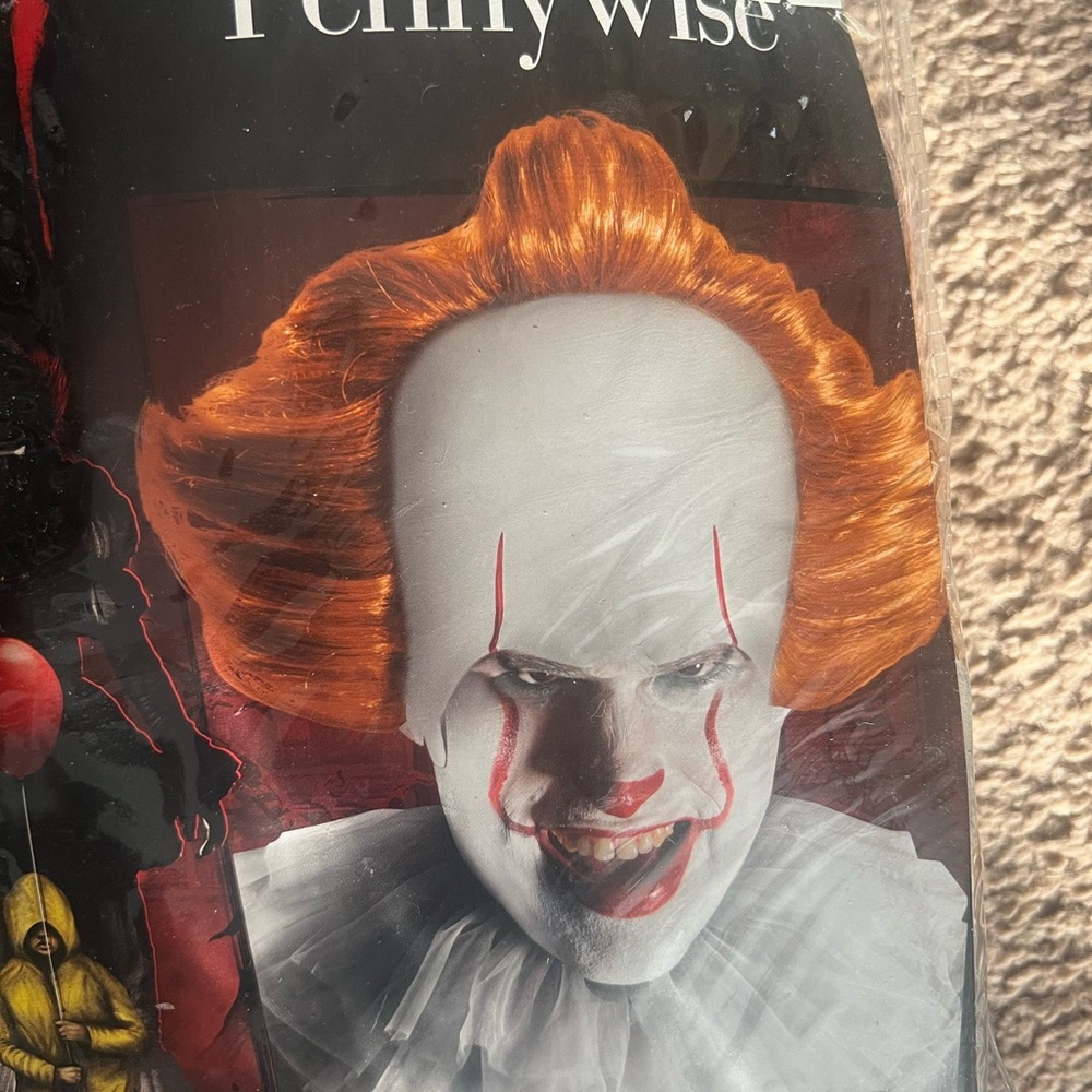 Adult Pennywise Costume in Silver and Red - Picture 6 of 16